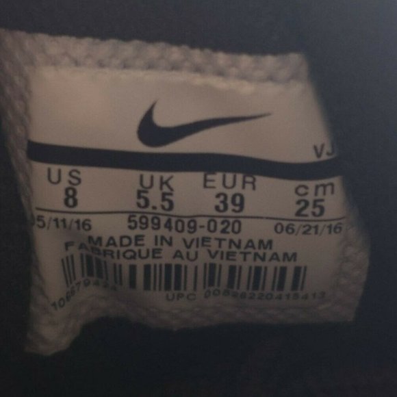 Nike Air Max Thea Sneakers - Picture 9 of 9